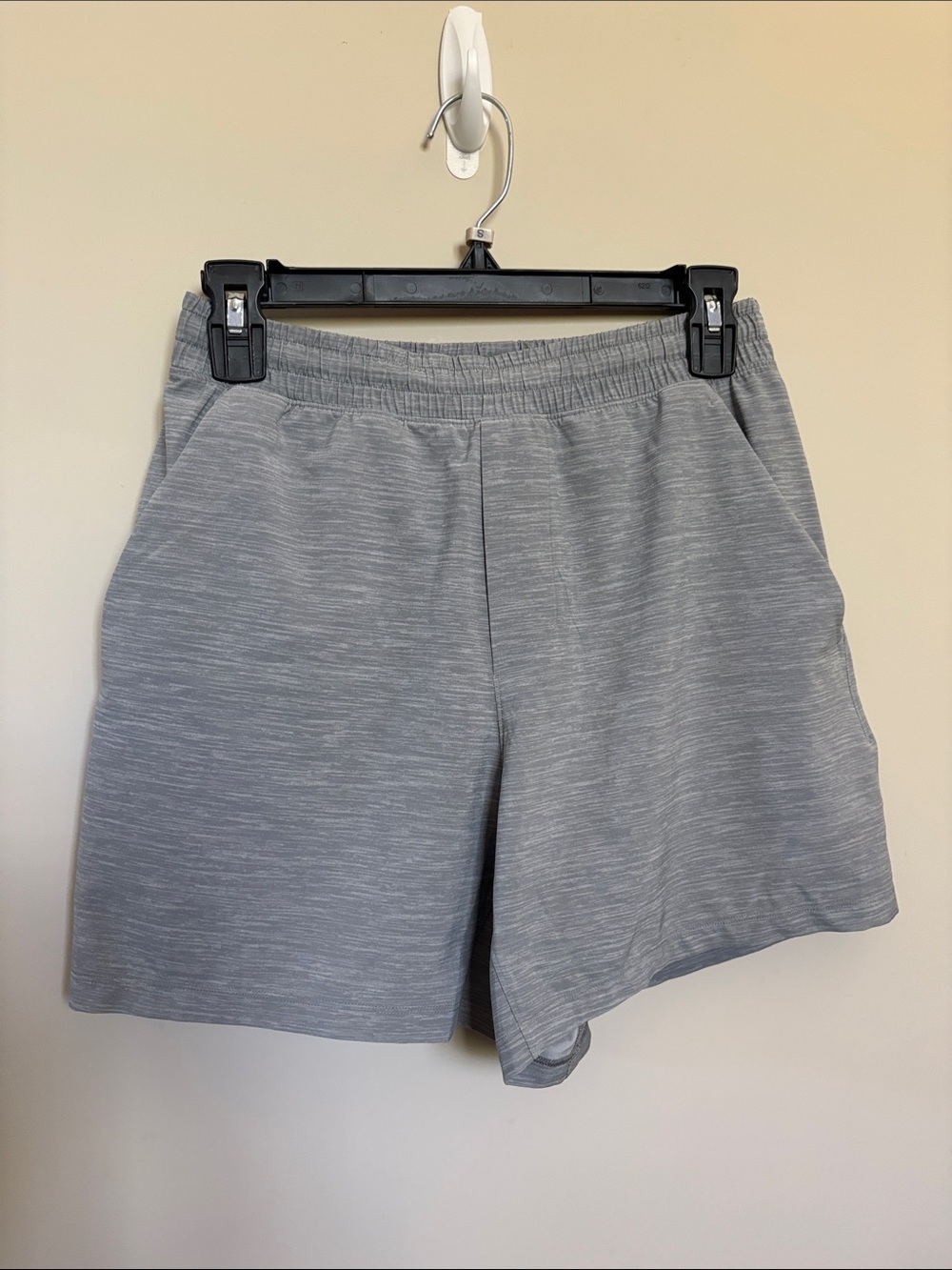 Lululemon Pace Breaker Lined  Gray Unisex Athletic Shorts w Pockets